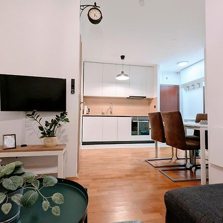 Doma-Lu Apartment-Near Airport And Highway- Free Parking Velika Mlaka Ngoại thất bức ảnh